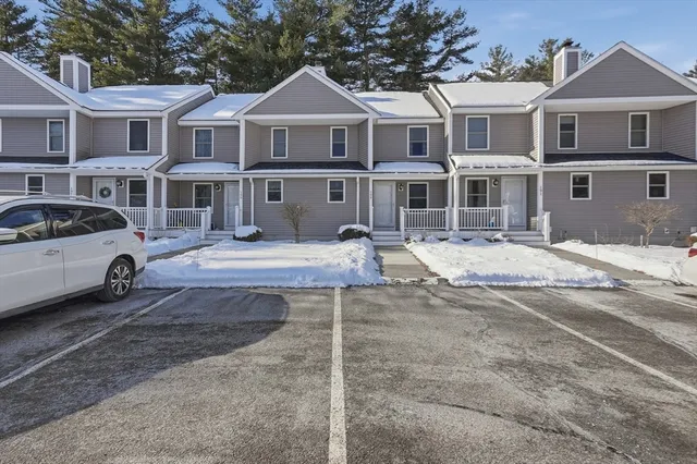 $325,000 | 193 Bayberry Hill Lane, Unit 193, Leominster, MA 01453