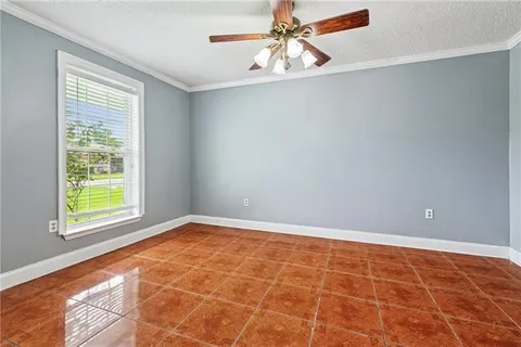 $265,000 | 204 Willowbrook Drive, Gretna, LA 70056
