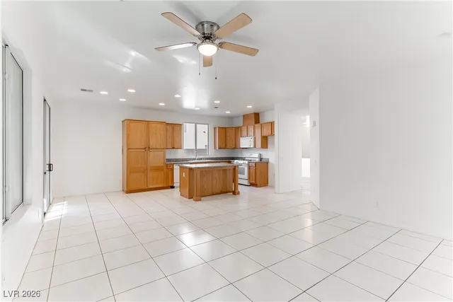 $2,175 | 523 Moses Lake Court, Henderson, NV 89002