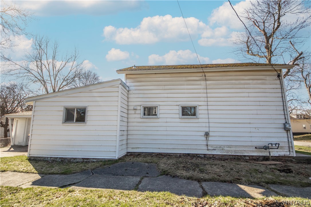 167 Lock Street Lockport, NY 14094 - Photo 5 of 45
