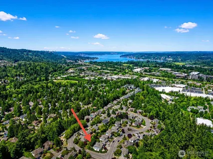 $1,898,000 | 535 Northwest Datewood Drive, Issaquah, WA 98027
