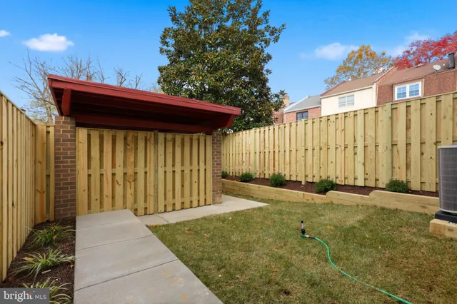 $899,000 | 10400 Whitehead Street, Fairfax, VA 22030