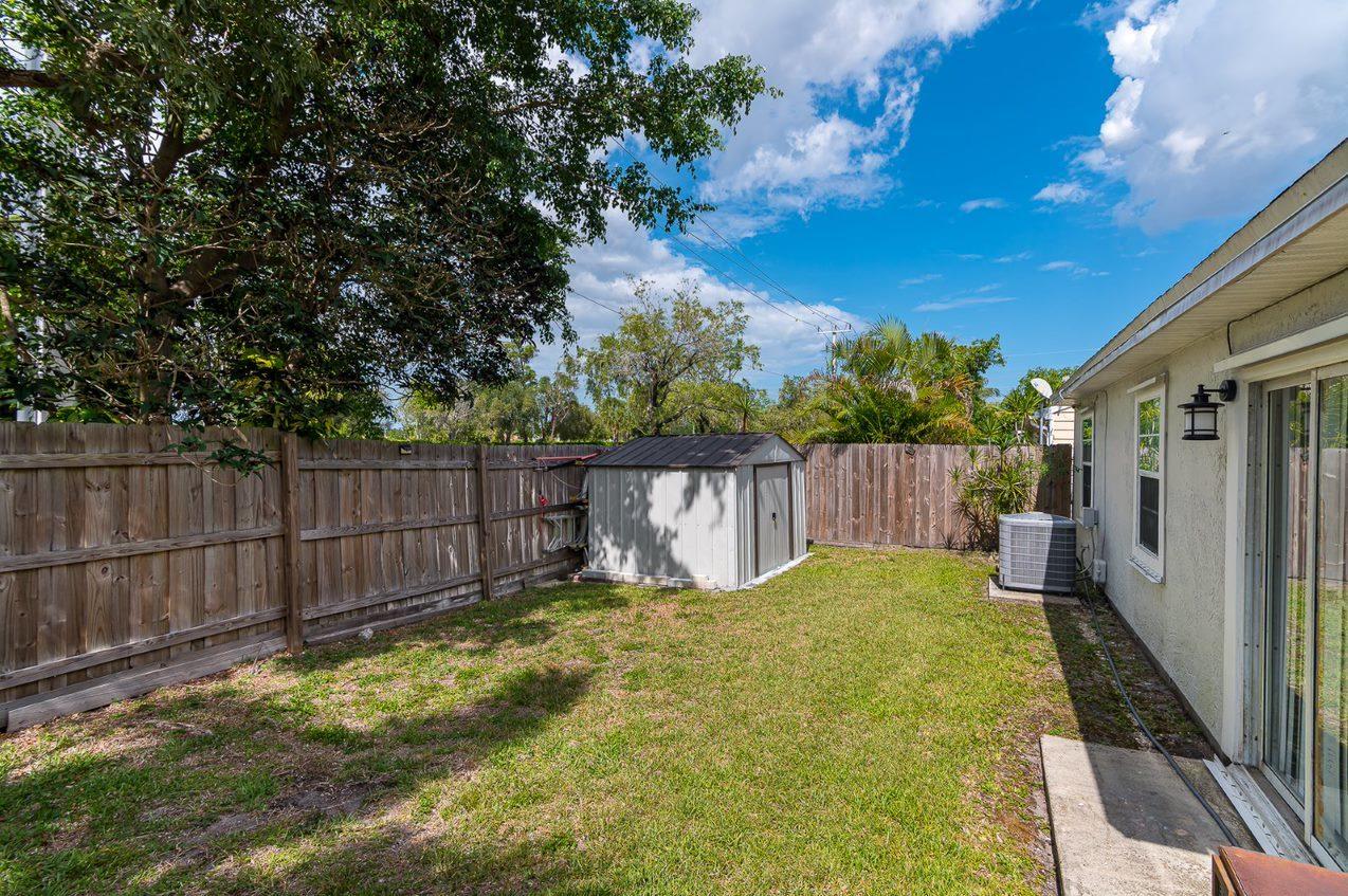 11063 Model Circle East Boca Raton, FL 33428 - Photo 21 of 26 photo-16(1)