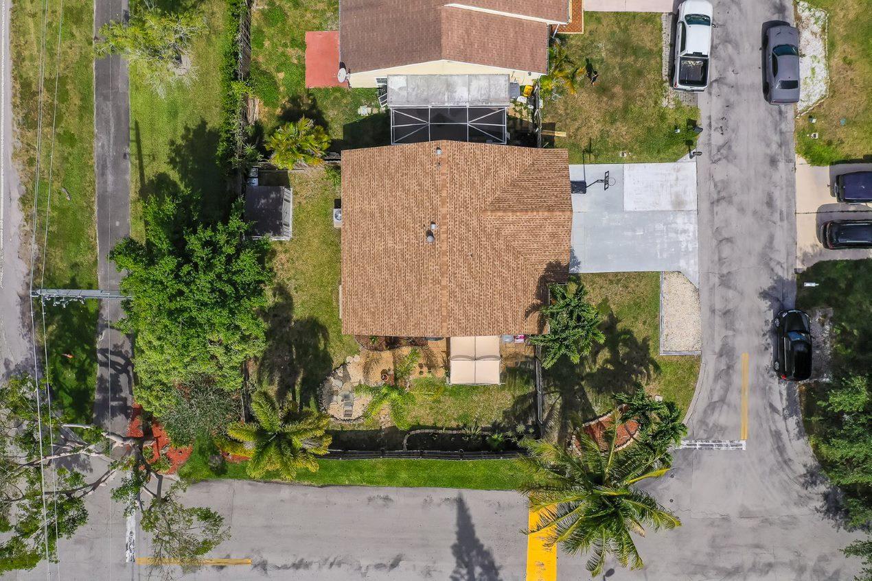 11063 Model Circle East Boca Raton, FL 33428 - Photo 24 of 26 photo-24(1)