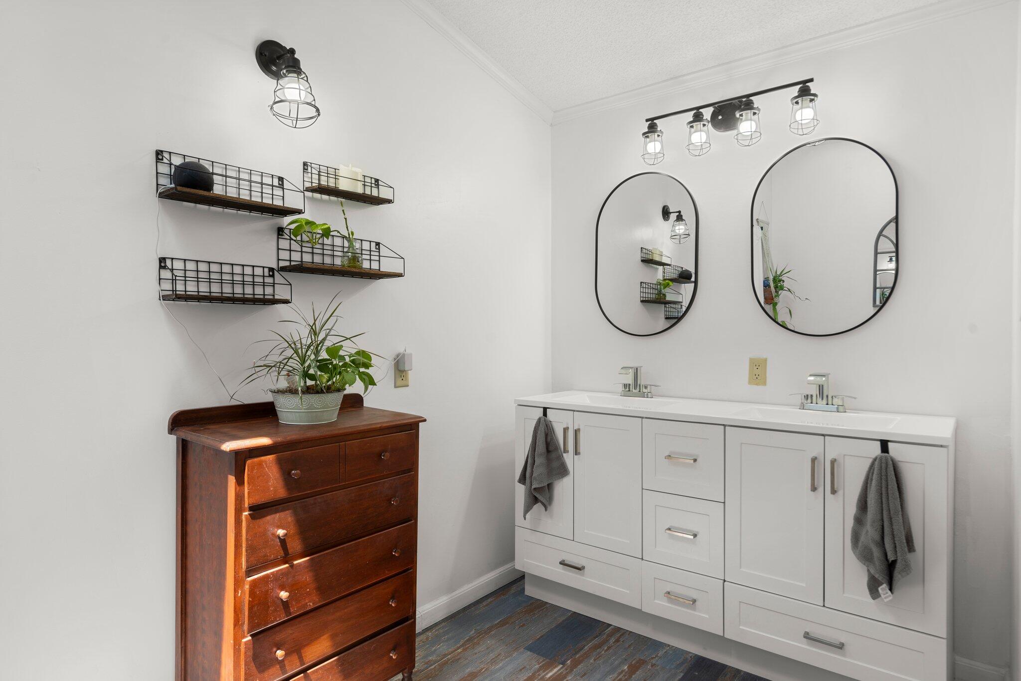 494 Old Spell Road St. George, SC 29477 - Photo 24 of 38 Primary Bathroom