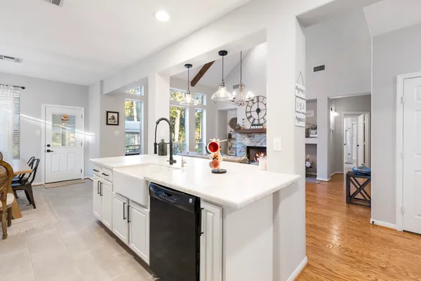 $3,850 | 51 Silver Bayou Court, The Woodlands, TX 77384