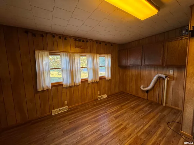 $85,000 | 100 North Oliver Street, Joy, IL 61260