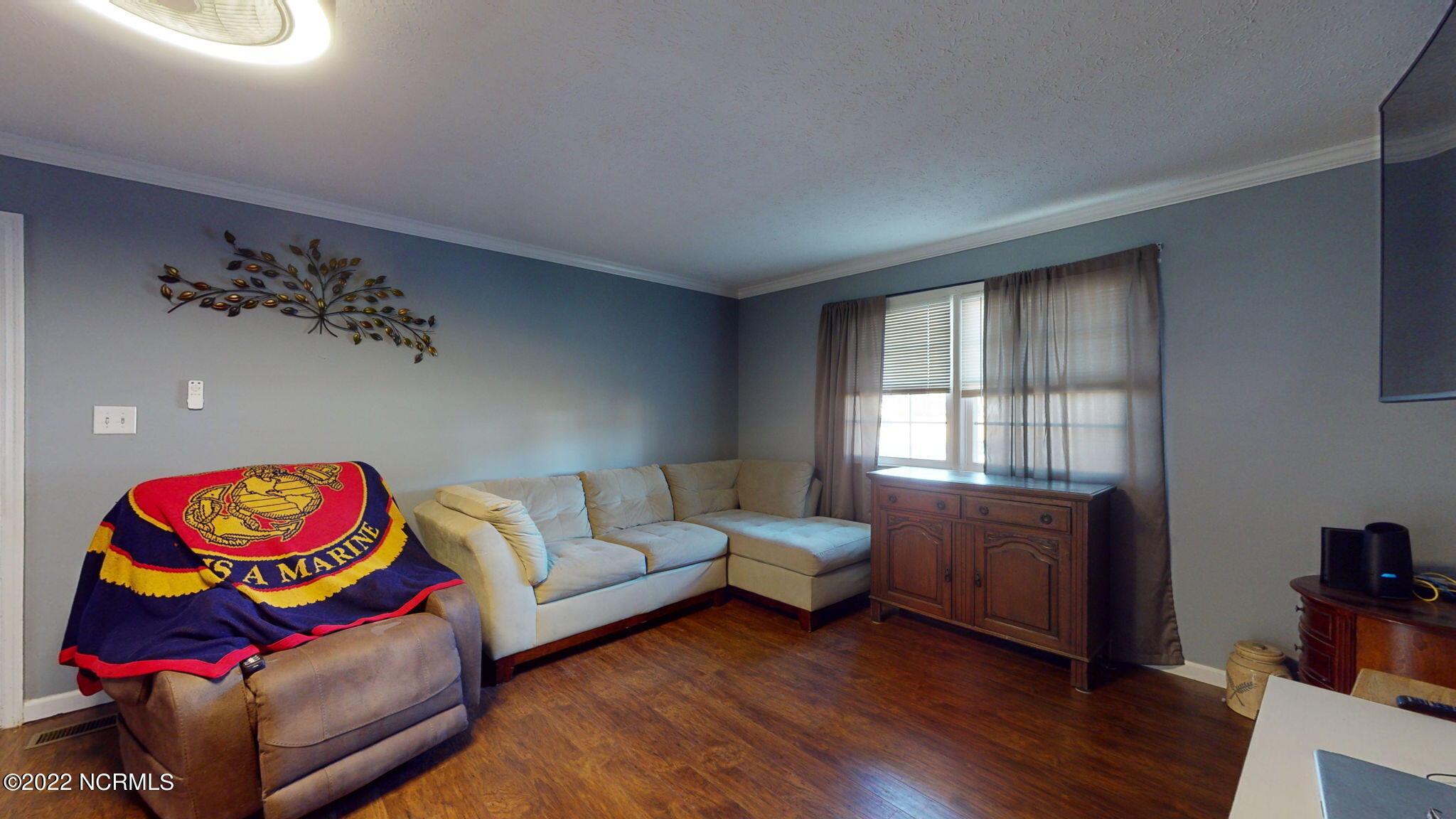 214 Manchester Road Havelock, NC 28532 - Photo 11 of 54 Living Room