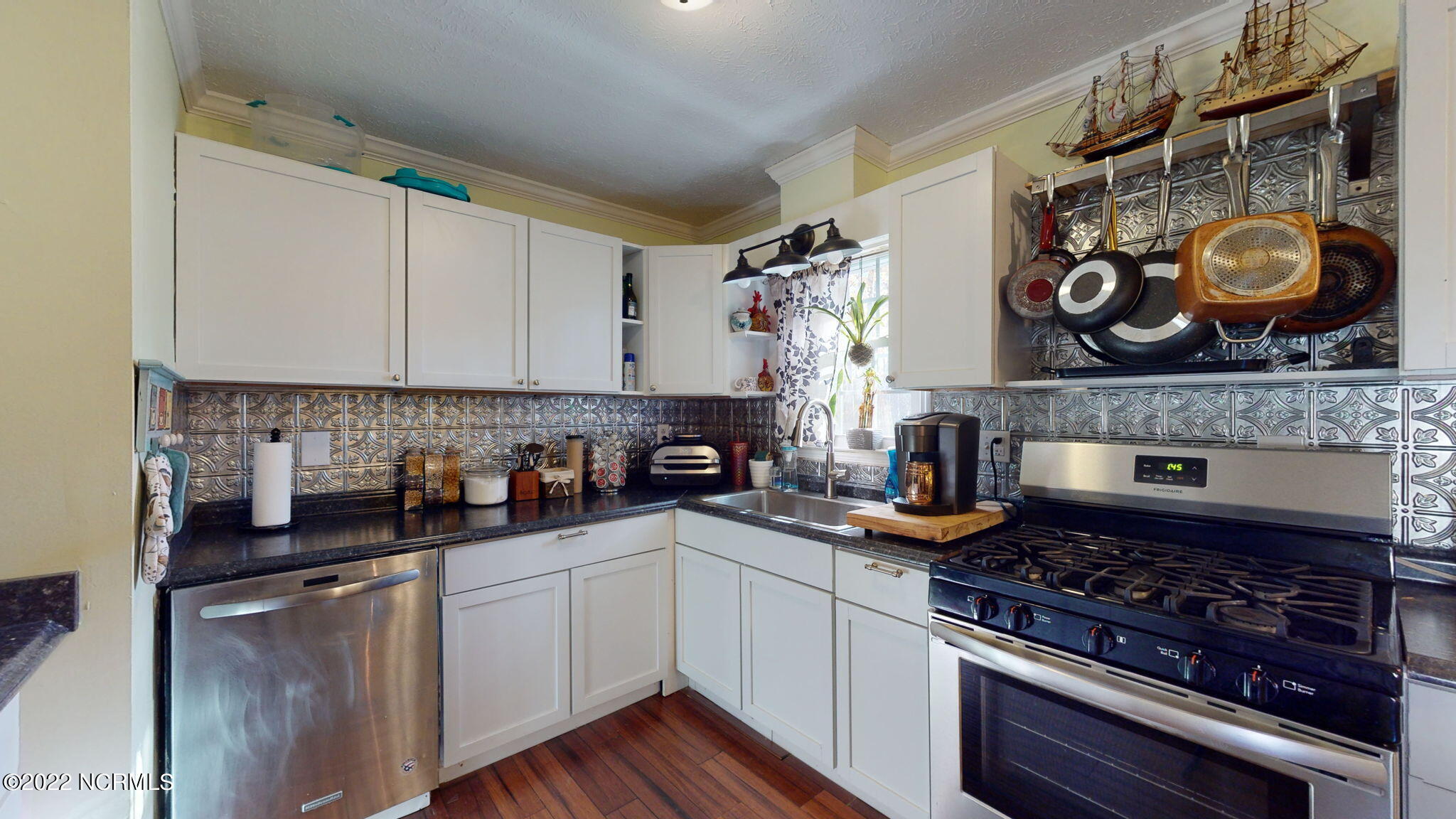 214 Manchester Road Havelock, NC 28532 - Photo 17 of 54 Kitchen