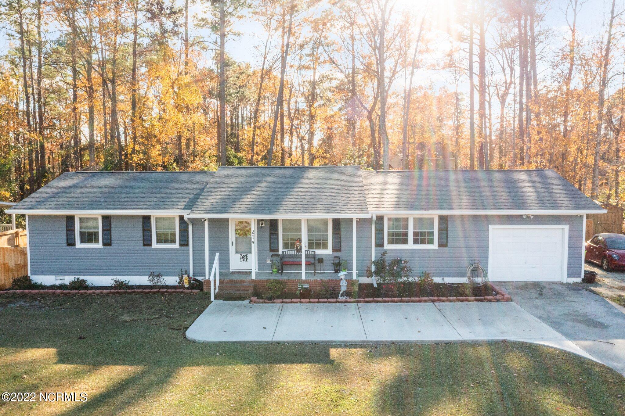 214 Manchester Road Havelock, NC 28532 - Photo 5 of 54 5-web-or-mls-DJI_0273