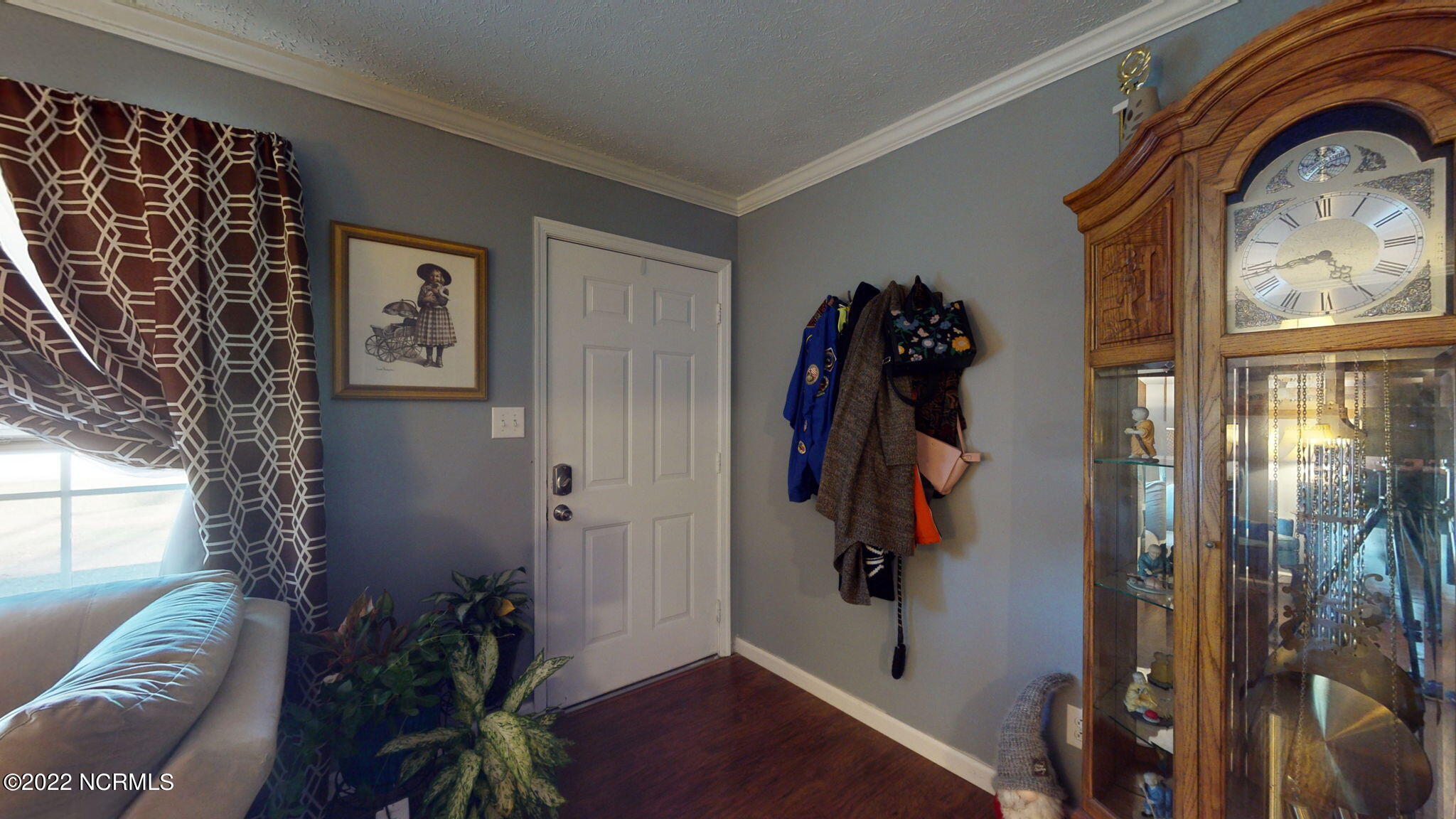 214 Manchester Road Havelock, NC 28532 - Photo 7 of 54 Front sitting room
