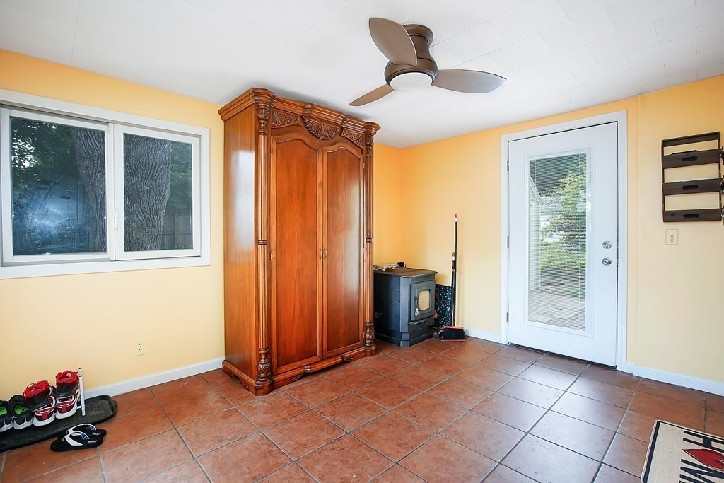 105 Lancaster Street Springfield, MA 01118 - Photo 8 of 38 a view of an entryway with a livingroom