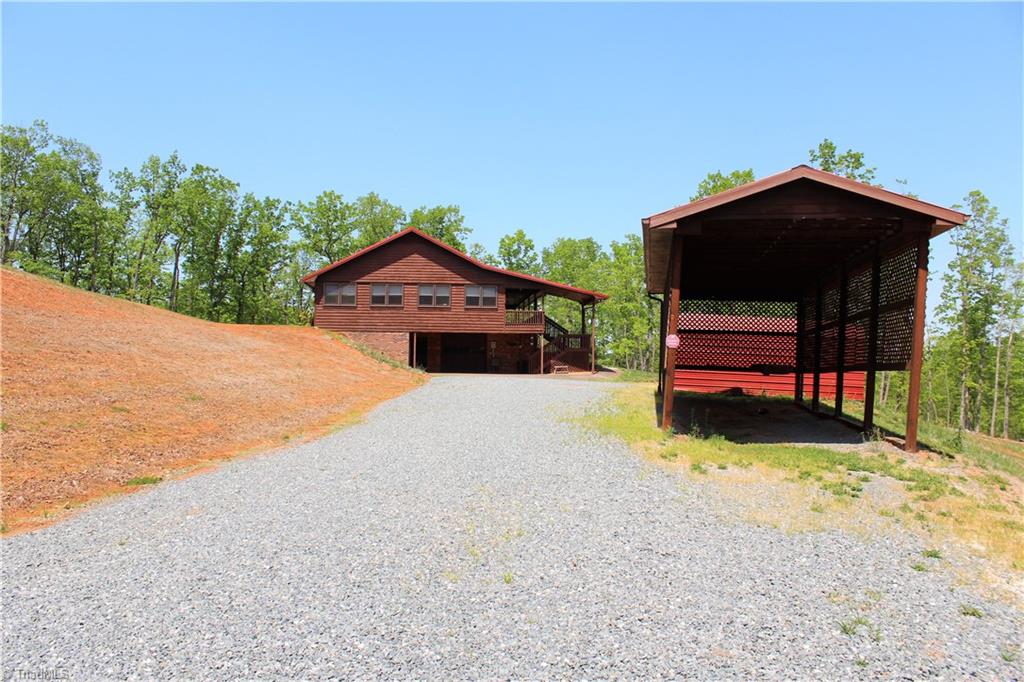 2957 Mountain Road Walnut Cove, NC 27052 - Photo 5 of 29 Gallery Image 5