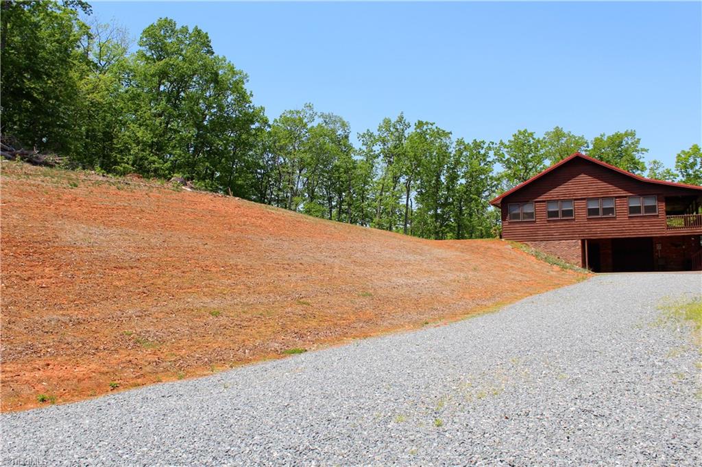 2957 Mountain Road Walnut Cove, NC 27052 - Photo 8 of 29 Gallery Image 8