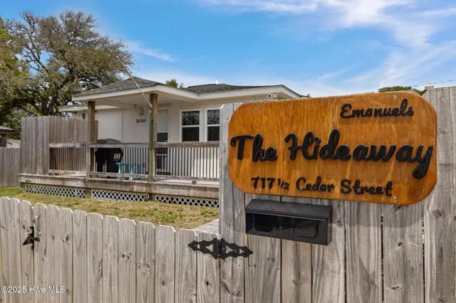 $275,000 | 717 Cedar Street, Unit 1/2, Beaufort, NC 28516