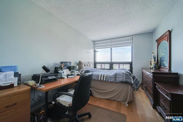 $3,900 | 800 Palisade Avenue, Unit 1506, Fort Lee, NJ 07024