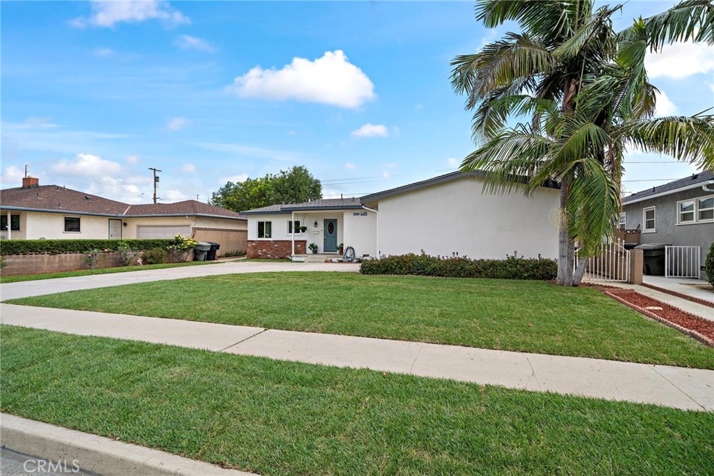 324 Sequoia Avenue Brea, CA 92821 - Photo 3 of 45