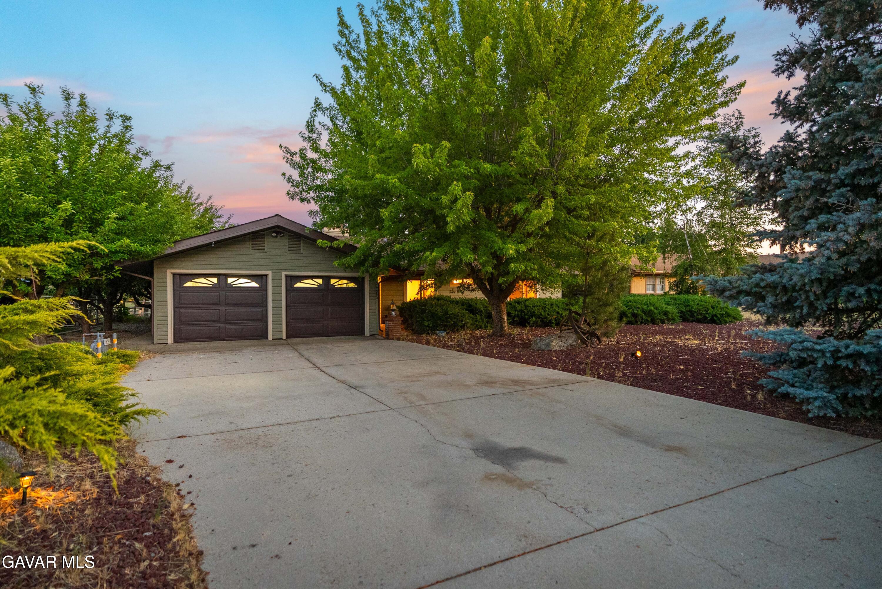 24050 Basin Harbor Court Tehachapi, CA 93561 - Photo 4 of 55 Basin Harbor-04