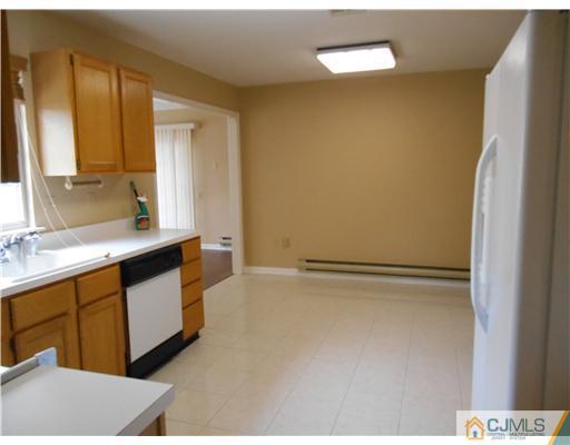 787 B Pompton Road Monroe Township, NJ 08831 - Photo 4 of 15 Gallery Image 4