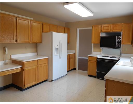 787 B Pompton Road Monroe Township, NJ 08831 - Photo 5 of 15 Gallery Image 5