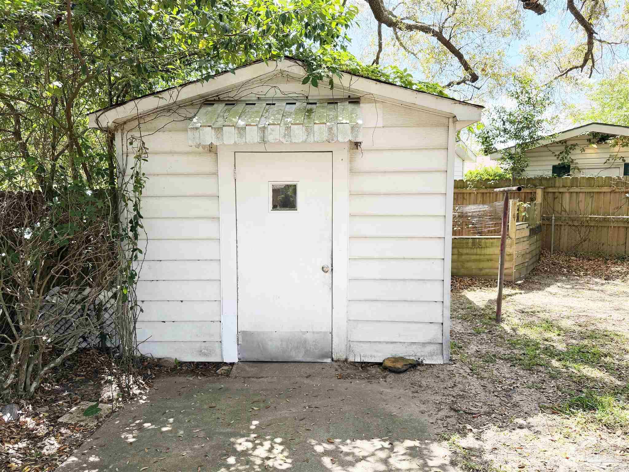 2053 Tomlinson Road Pensacola, FL 32526 - Photo 24 of 27 a view of a small house
