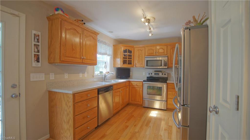 360 Yadkin College Road Lexington, NC 27295 - Photo 5 of 26 Gallery Image 5