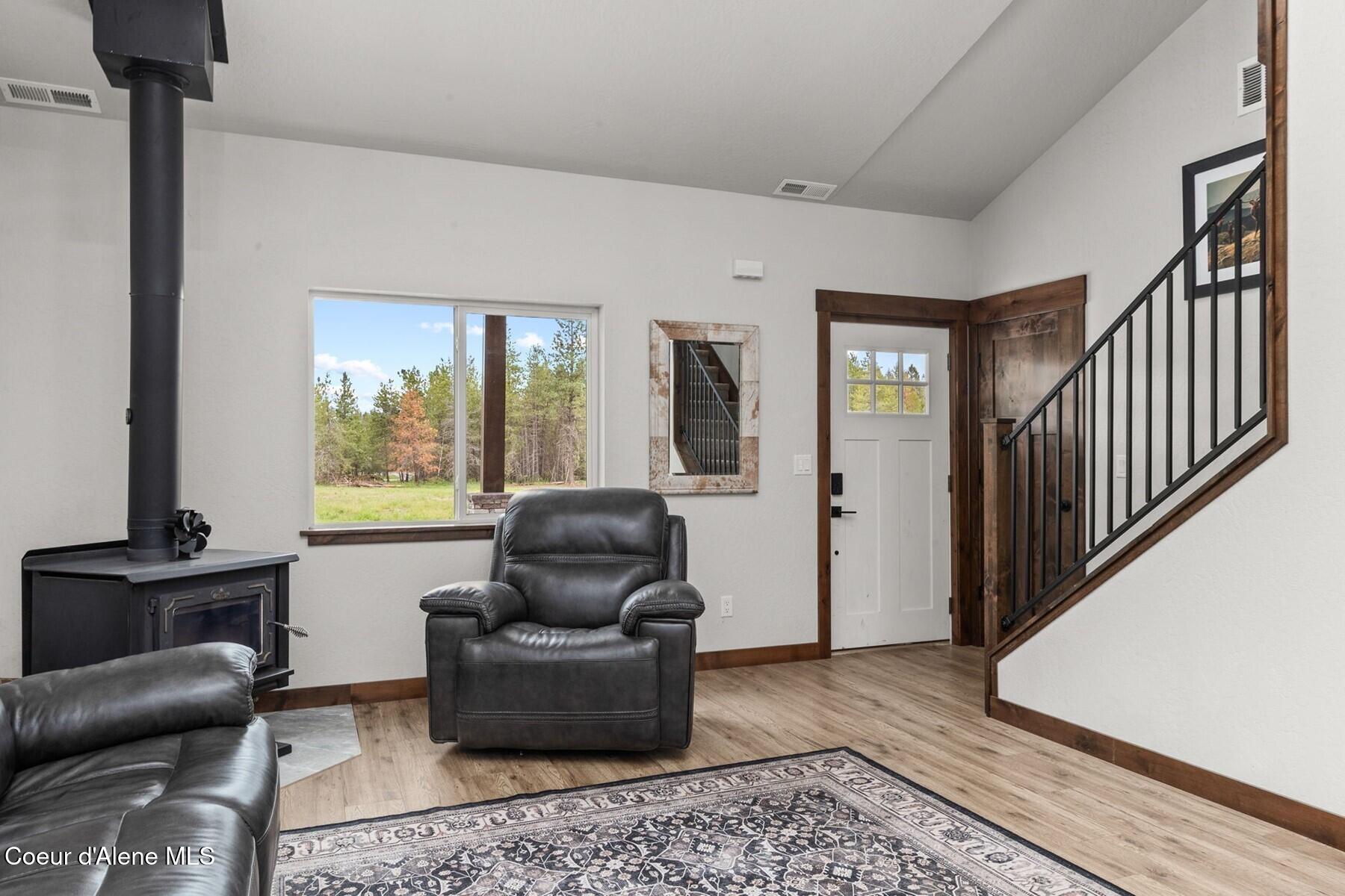 5240 Vay Road Priest River, ID 83856 - Photo 6 of 24 006_14webormlsLiving2