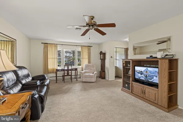 $264,900 | 61 Chatham Place, Southampton, NJ 08088