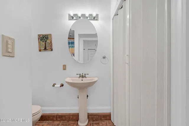 $679,000 | 10 Cooper Drive, Howell, NJ 07731