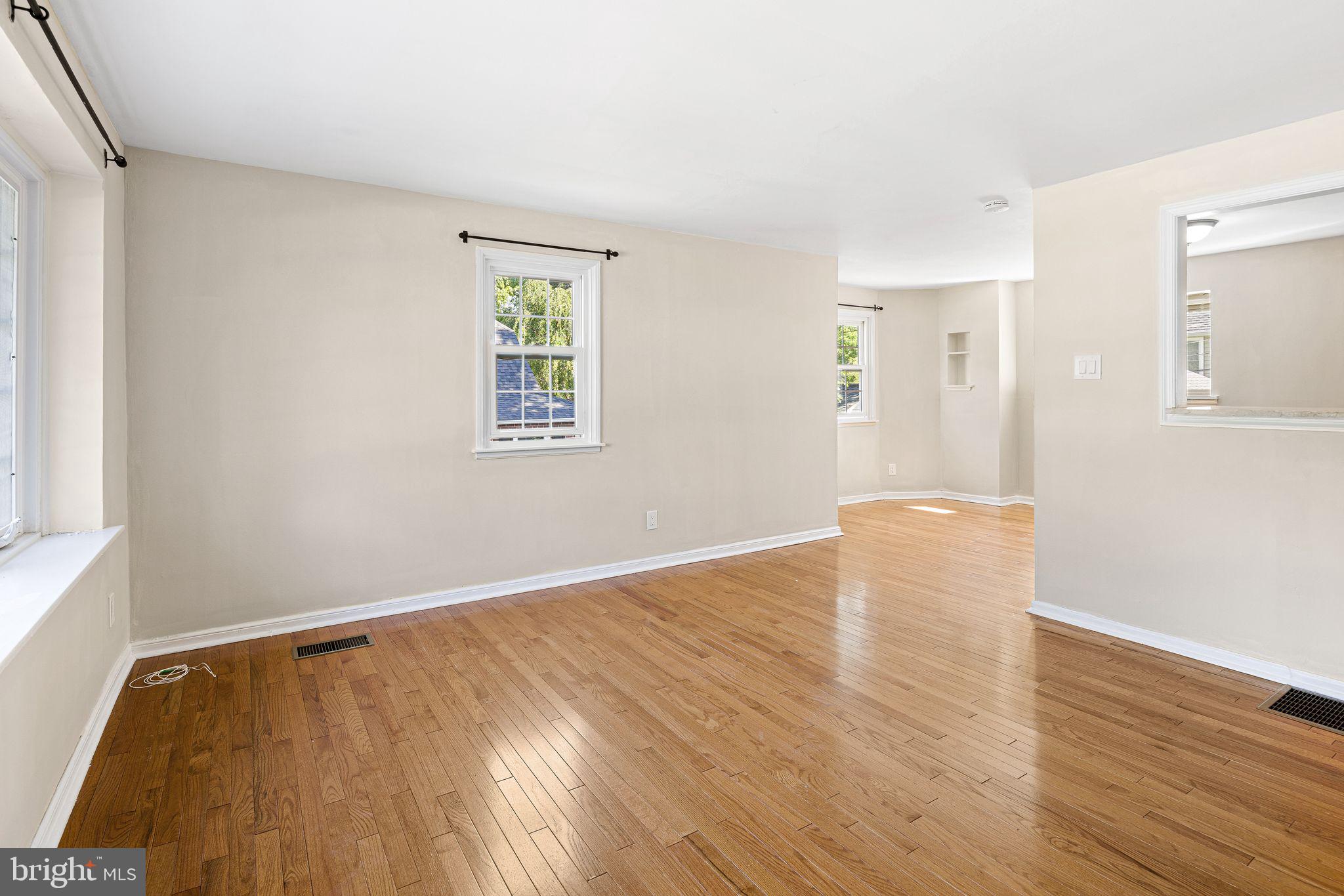 13 Rodney Road Bryn Mawr, PA 19010 - Photo 5 of 45 Living Room
