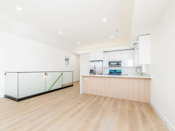 $2,600 | 1245 South Fairfield Avenue, Unit 3, Chicago, IL 60608
