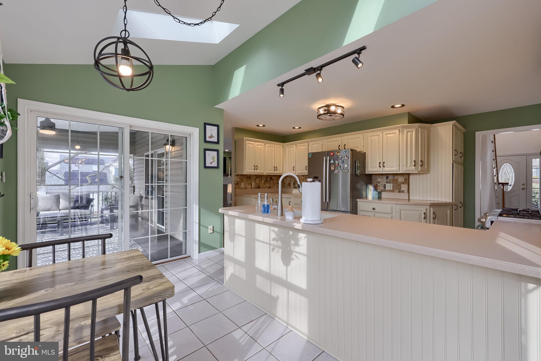 22 Royal Drive Lititz, PA 17543 - Photo 14 of 47 a view of a kitchen and dining area