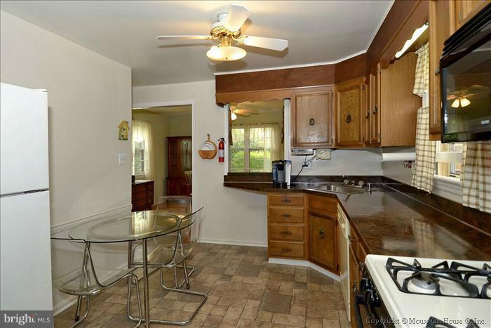 9500 2nd Avenue Silver Spring, MD 20910 - Photo 6 of 14 Kitchen
