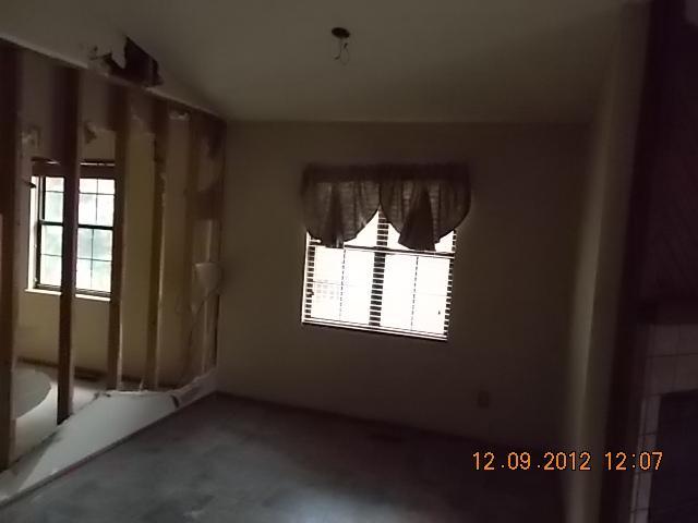 5116 Dexter Falls Road Columbus, OH 43221 - Photo 3 of 12