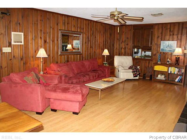 300 Brokenbridge Road Yorktown, VA 23692 - Photo 11 of 22 Gallery Image 11