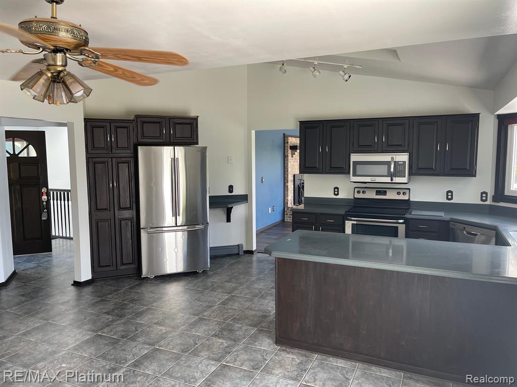 1924 East Beard Road Perry, MI 48872 - Photo 16 of 31