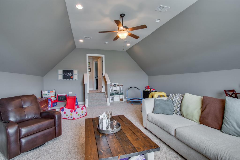 11 Remington Road Lebanon, TN 37090 - Photo 25 of 29 a living room with furniture
