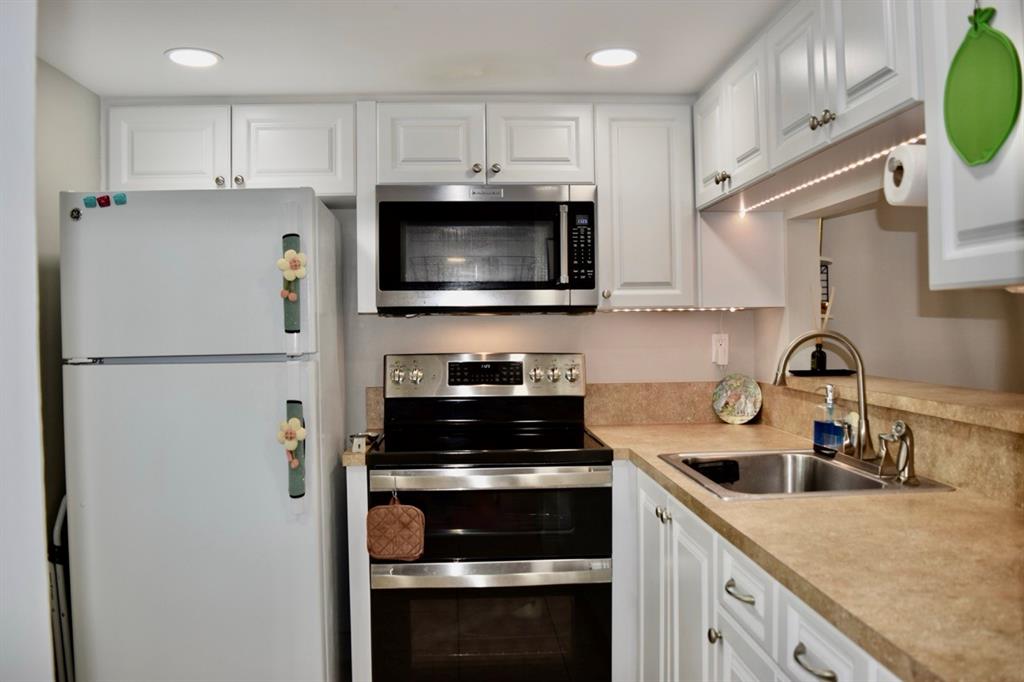 9201 Lime Bay Boulevard, Unit 214 Tamarac, FL 33321 - Photo 4 of 35