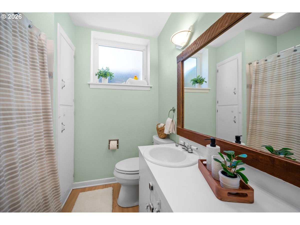 10332 Southwest Lancaster Road Portland, OR 97219 - Photo 34 of 48