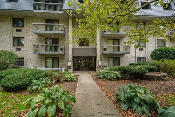 $375,000 | 85 Commons Drive, Unit 301, Shrewsbury, MA 01545