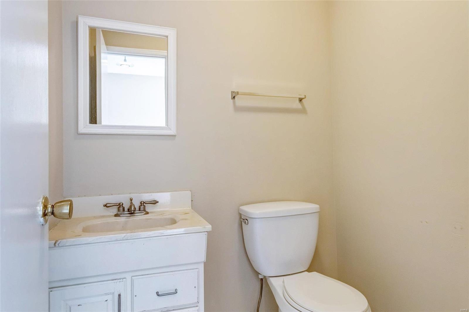 1210 Wicklow Road, Unit F Ballwin, MO 63021 - Photo 13 of 25 Gallery Image 13