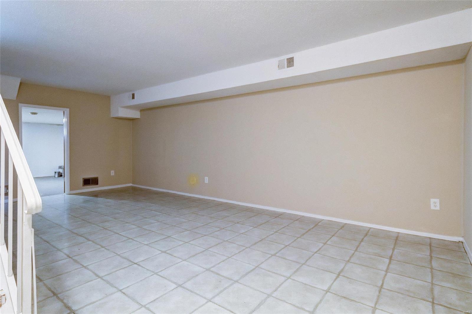 1210 Wicklow Road, Unit F Ballwin, MO 63021 - Photo 20 of 25 Gallery Image 20