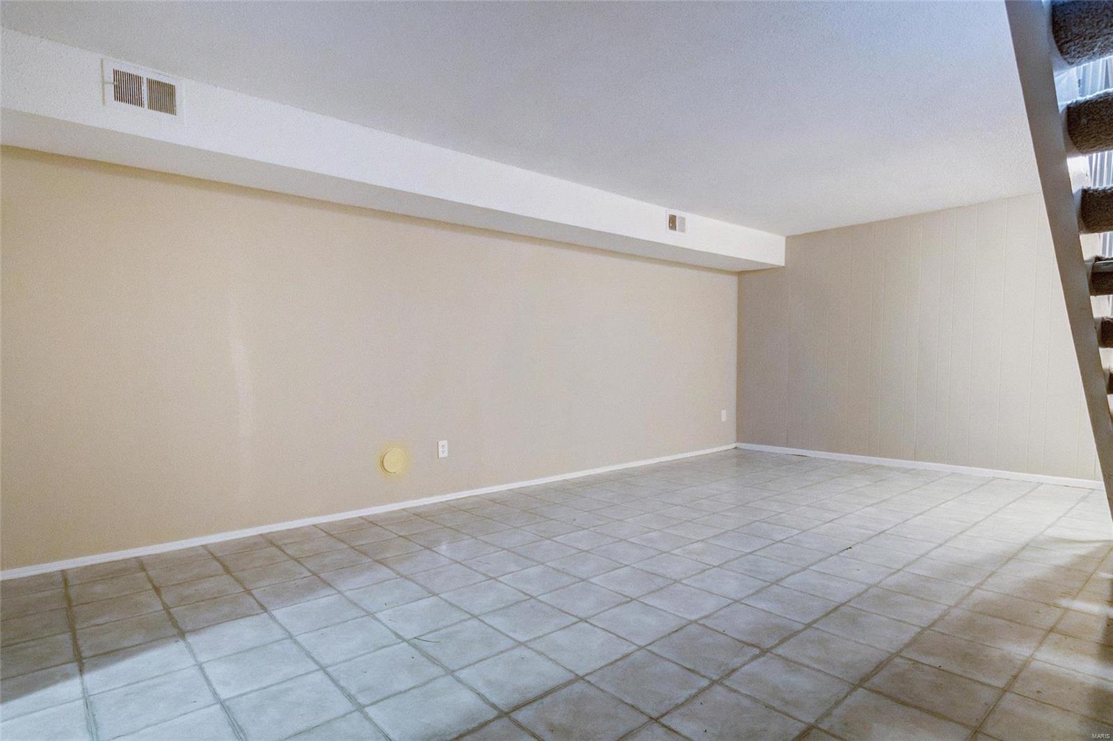 1210 Wicklow Road, Unit F Ballwin, MO 63021 - Photo 22 of 25 Gallery Image 22