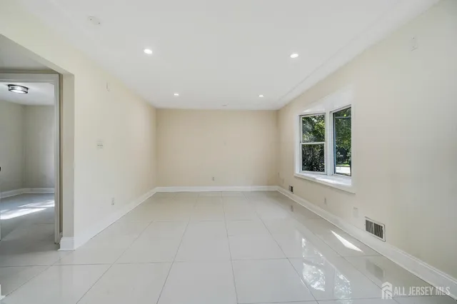 $1,299,000 | 8 Stephenville Parkway, Edison, NJ 08820