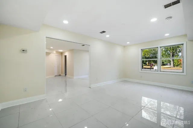 $1,299,000 | 8 Stephenville Parkway, Edison, NJ 08820