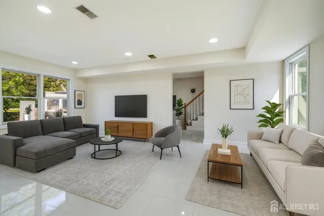 $1,299,000 | 8 Stephenville Parkway, Edison, NJ 08820