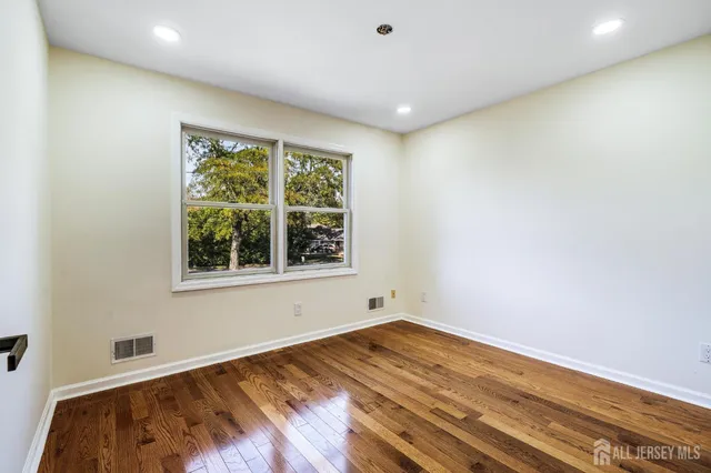 $1,299,000 | 8 Stephenville Parkway, Edison, NJ 08820