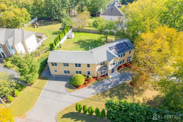 $1,299,000 | 8 Stephenville Parkway, Edison, NJ 08820