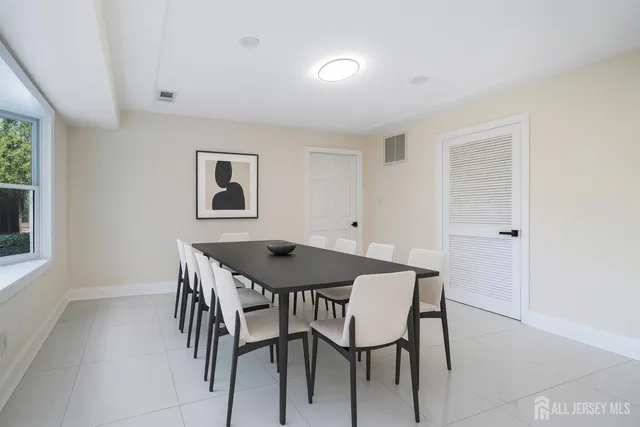 $1,299,000 | 8 Stephenville Parkway, Edison, NJ 08820