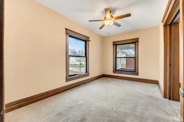 $189,900 | 301 East Mitchell Street, Kendallville, IN 46755